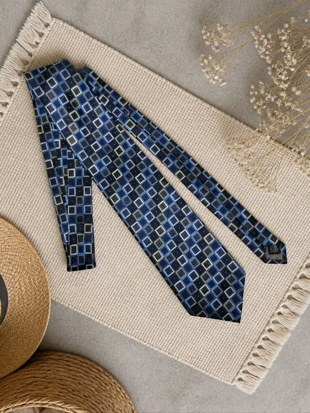 VALERIO GARATI PURE SILK HANDMADE GEOMETRIC BLUE GOLD SILVER CUBES TIE